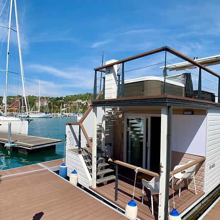 Bellavista Houseboat Apartment Portorose Oda fotoğraf