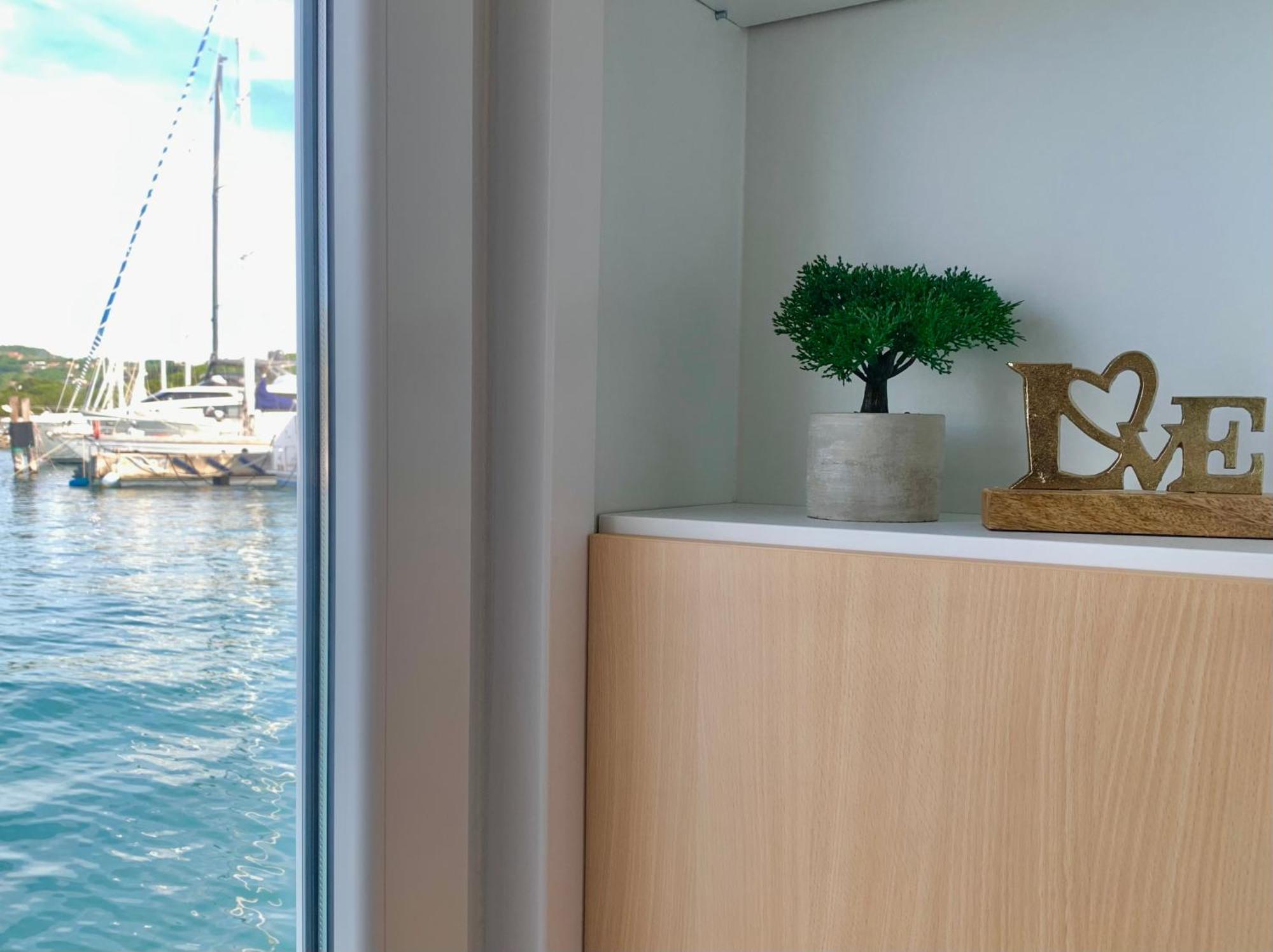 Bellavista Houseboat Apartment Portorose Oda fotoğraf