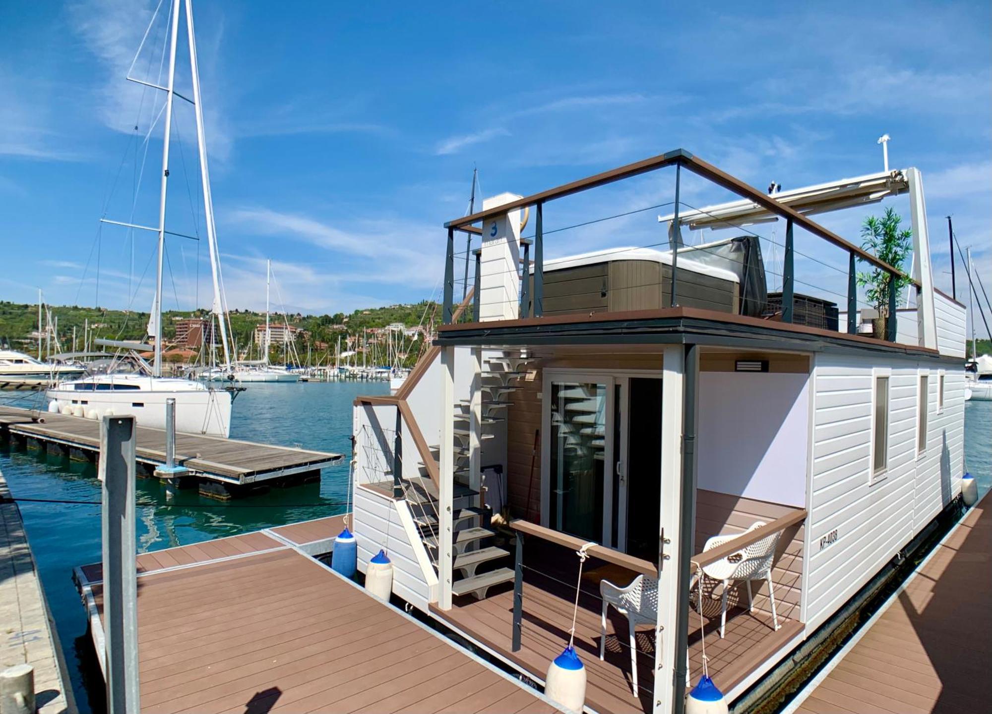 Bellavista Houseboat Apartment Portorose Oda fotoğraf